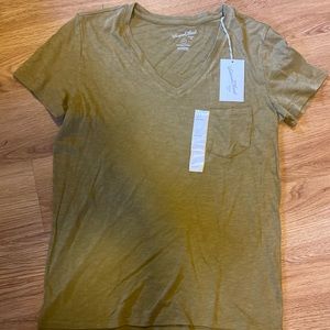 Universal thread tshirt